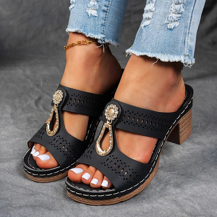 Yora | Chic and Comfortable Orthopedic Sandals