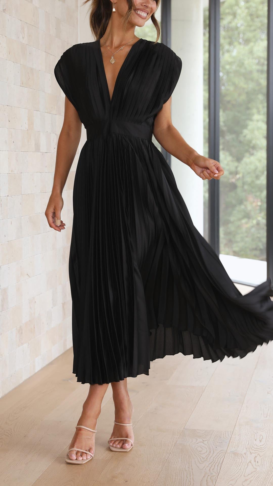 Kensley | Pleated Maxi Dress