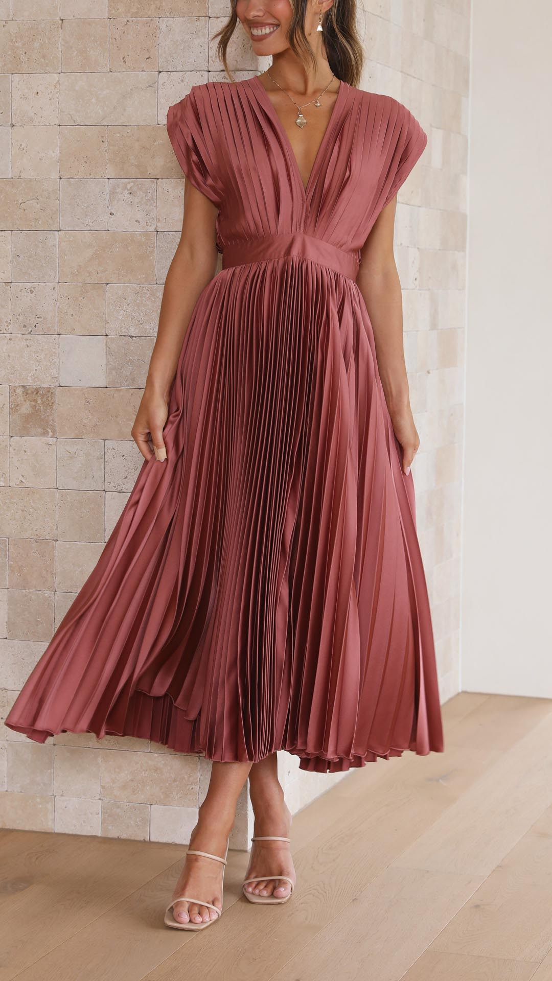 Kensley | Pleated Maxi Dress