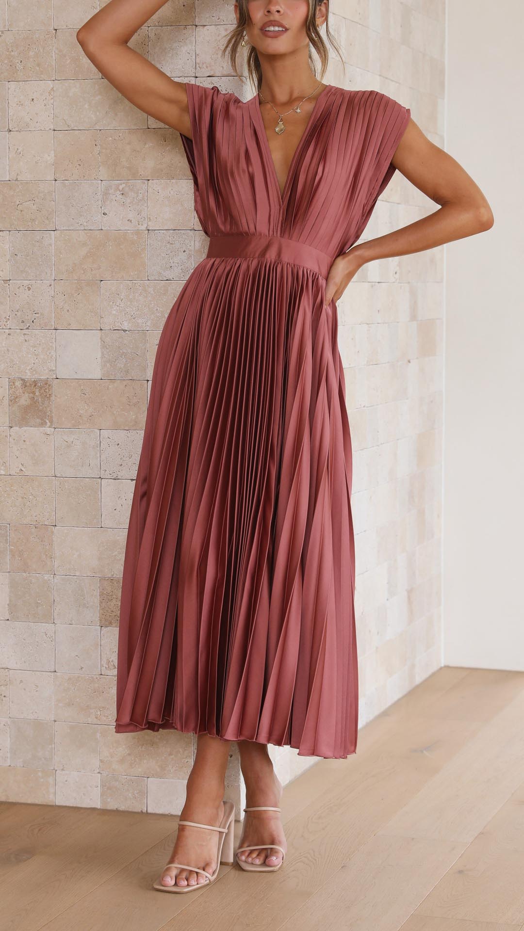 Kensley | Pleated Maxi Dress