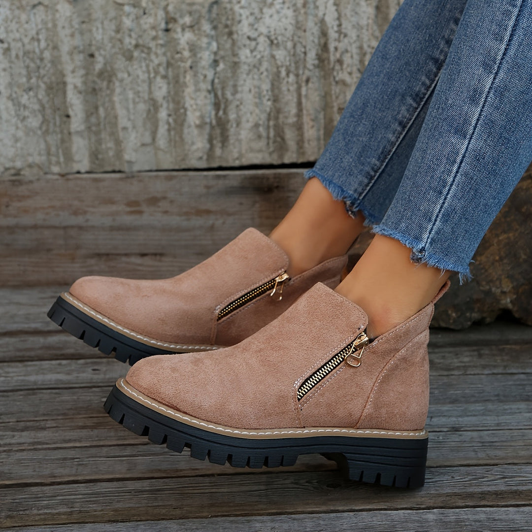 Dixie | Sturdy Boots with Zip Closure